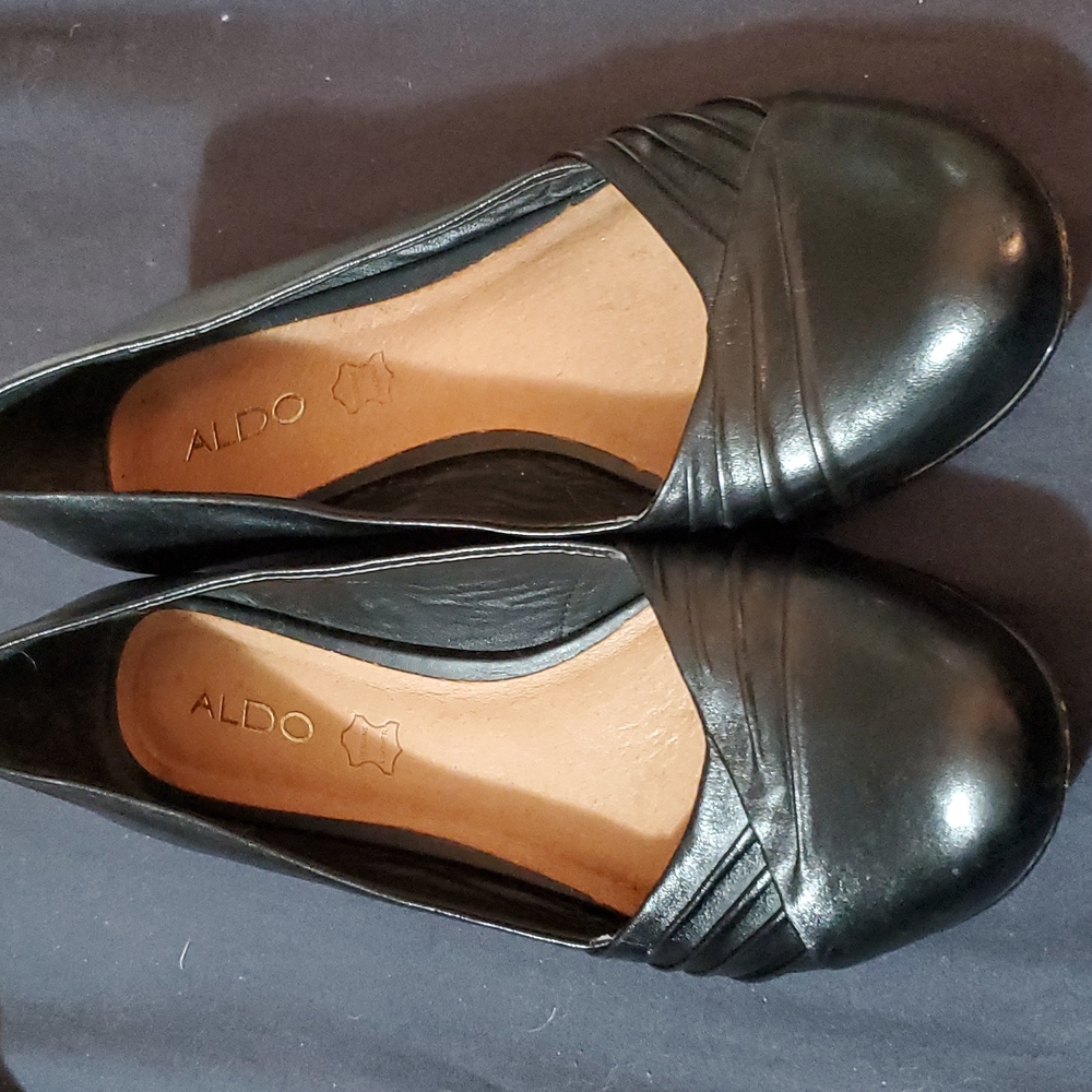 Aldo genuine leather Black size 8